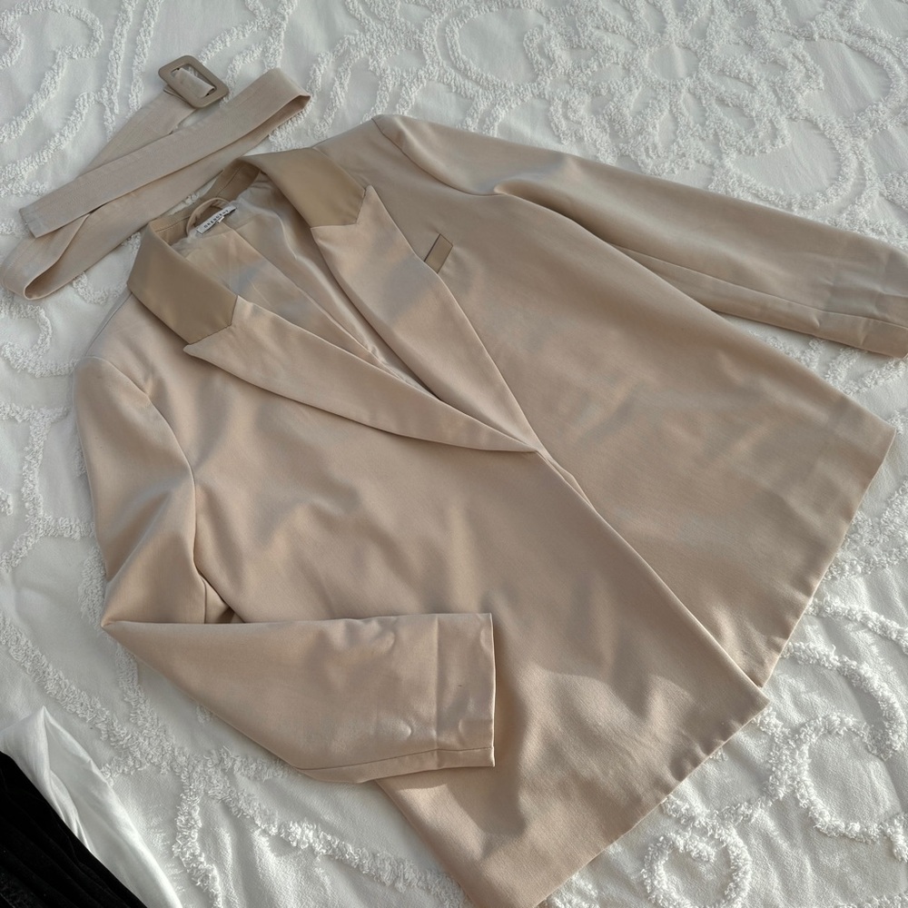 Crescent Beige Belted Blazer, S - Picture 3 of 4